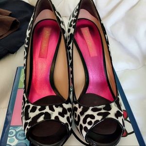 Betsy Johnson cheetah print heels